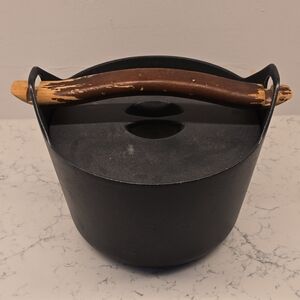 Black Iittala SARPENEVA Cast Iron Pot with Wooden Handle
